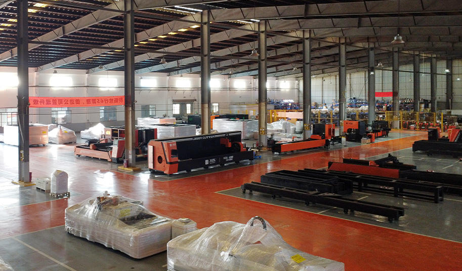 激光切割機(jī)生產(chǎn)車間 激光切割機(jī)生產(chǎn)車間