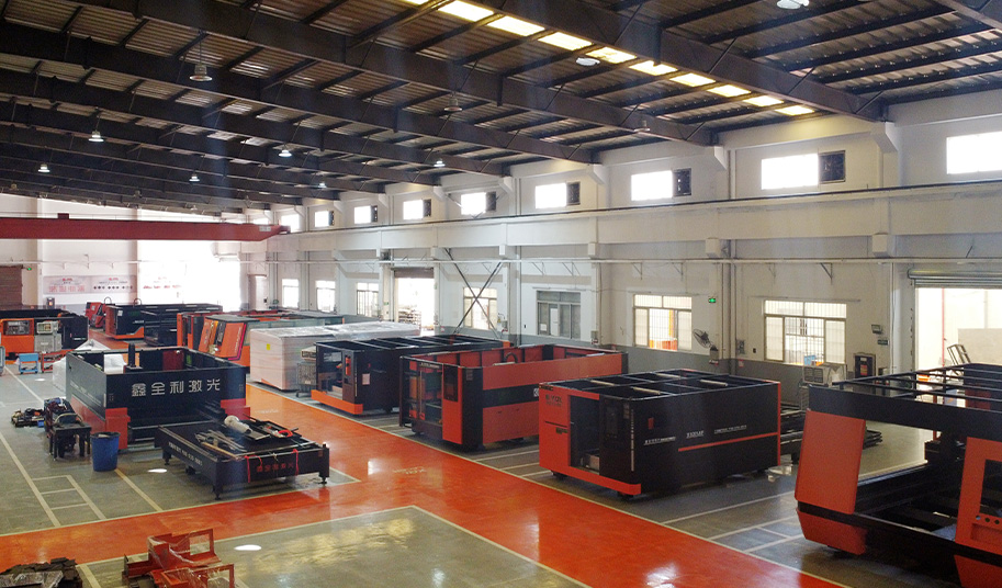 激光切割機(jī)生產(chǎn)車間 激光切割機(jī)生產(chǎn)車間